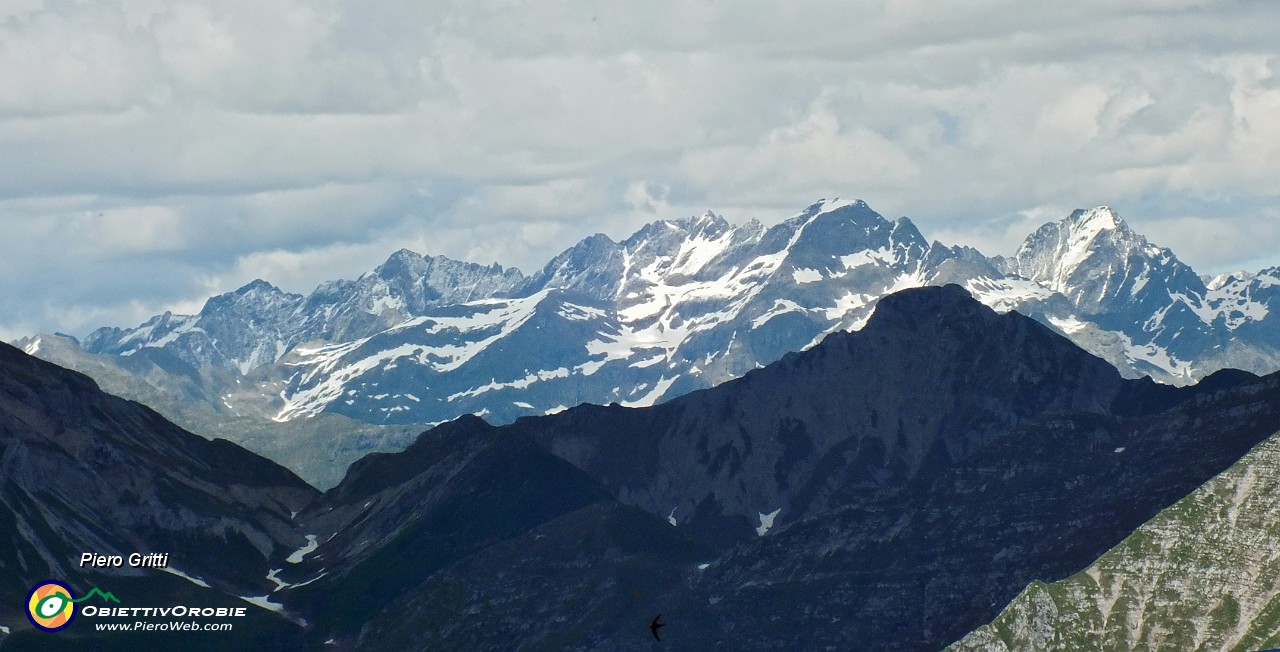 83 Zoom verso i Giganti delle Orobie....JPG